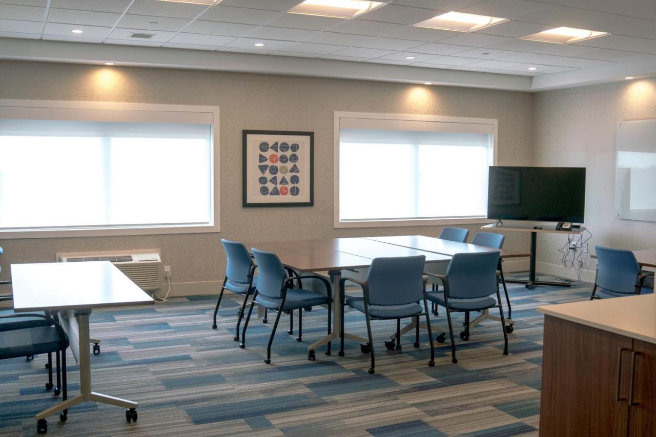Holiday Inn Express & Suites - Brandon By Ihg Zewnętrze zdjęcie