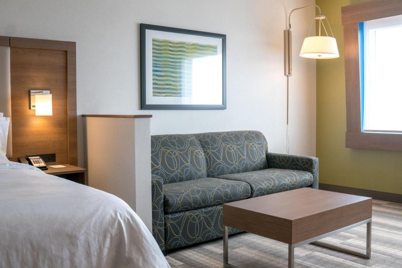 Holiday Inn Express & Suites - Brandon By Ihg Zewnętrze zdjęcie
