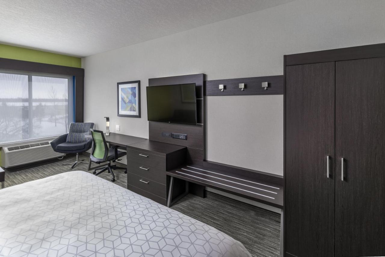 Holiday Inn Express & Suites - Brandon By Ihg Zewnętrze zdjęcie