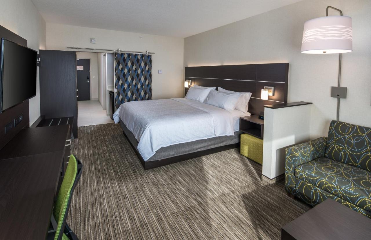 Holiday Inn Express & Suites - Brandon By Ihg Zewnętrze zdjęcie