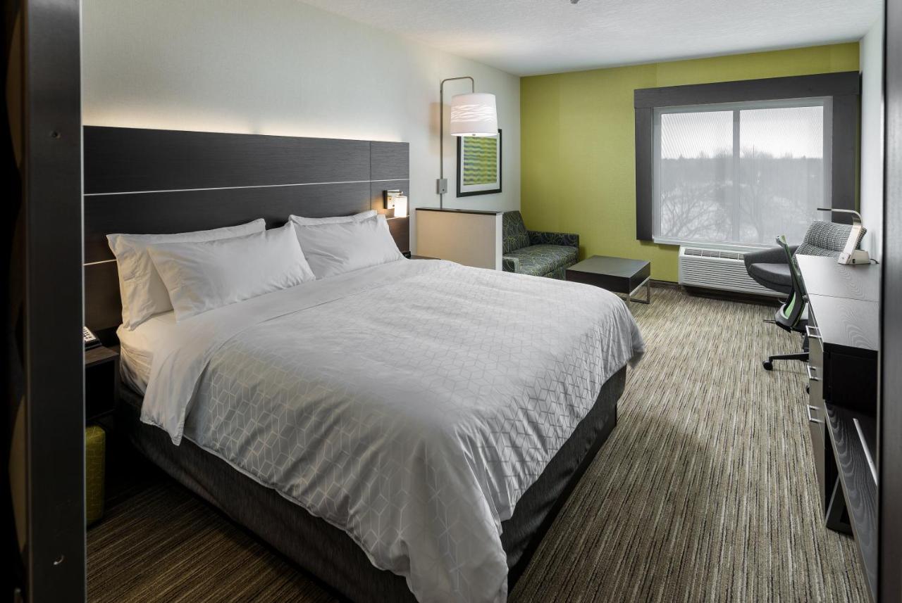 Holiday Inn Express & Suites - Brandon By Ihg Zewnętrze zdjęcie