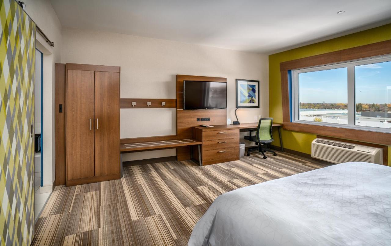 Holiday Inn Express & Suites - Brandon By Ihg Zewnętrze zdjęcie