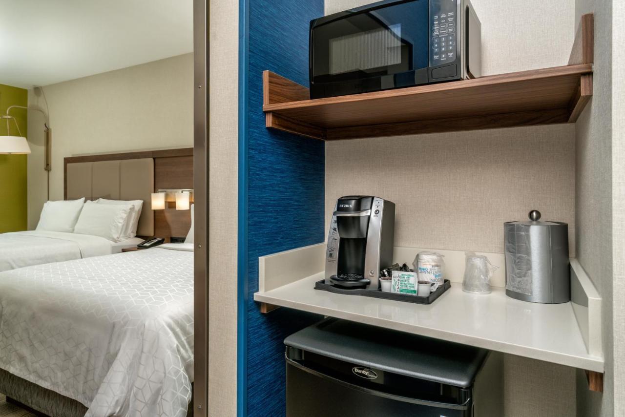 Holiday Inn Express & Suites - Brandon By Ihg Zewnętrze zdjęcie