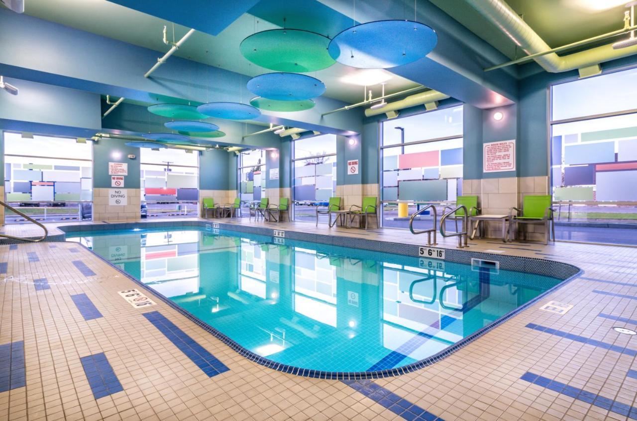 Holiday Inn Express & Suites - Brandon By Ihg Zewnętrze zdjęcie