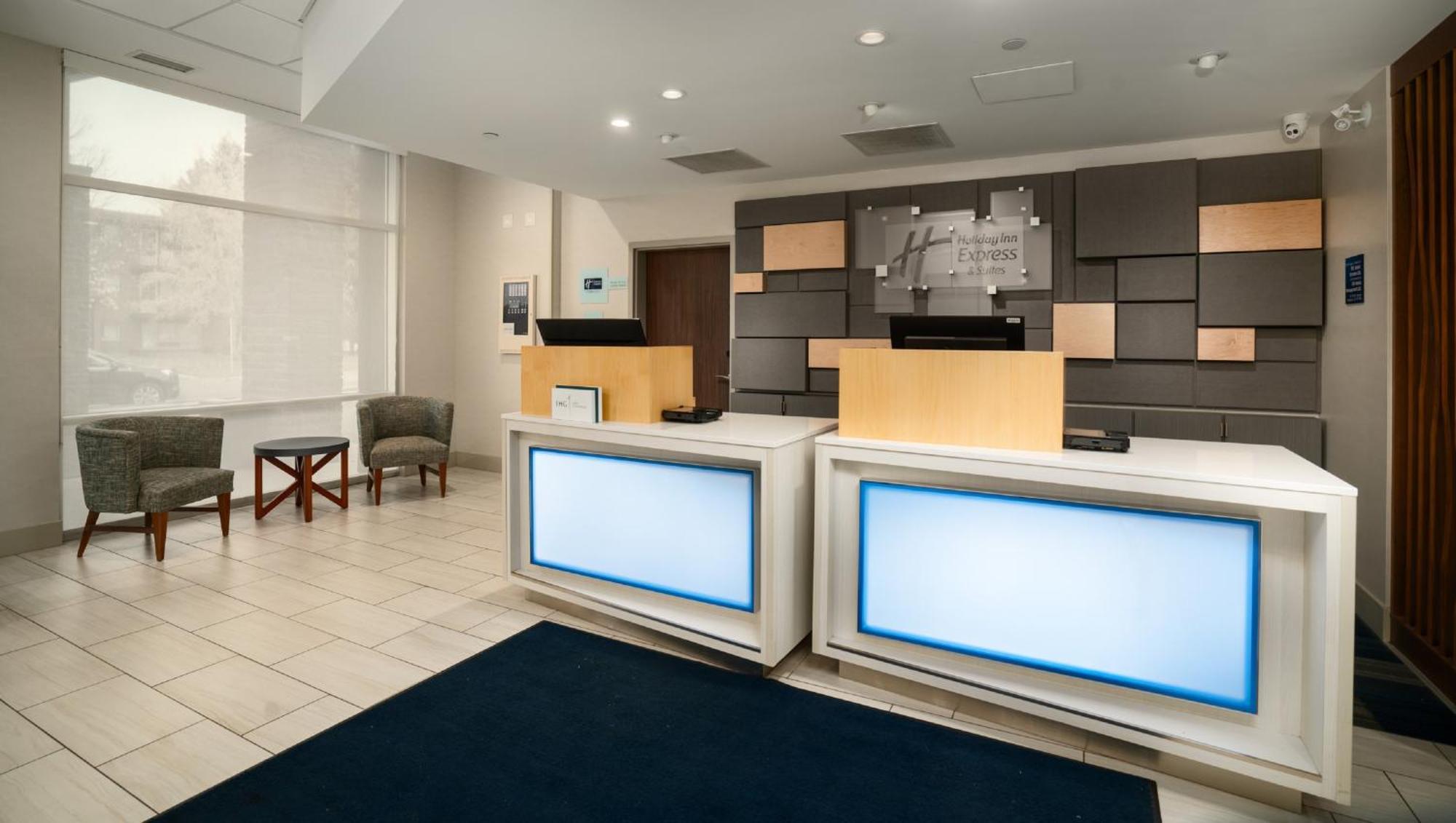 Holiday Inn Express & Suites - Brandon By Ihg Zewnętrze zdjęcie